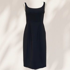 [Elie Tahari] - Sleeveless Scoop Neck Sheath Dress